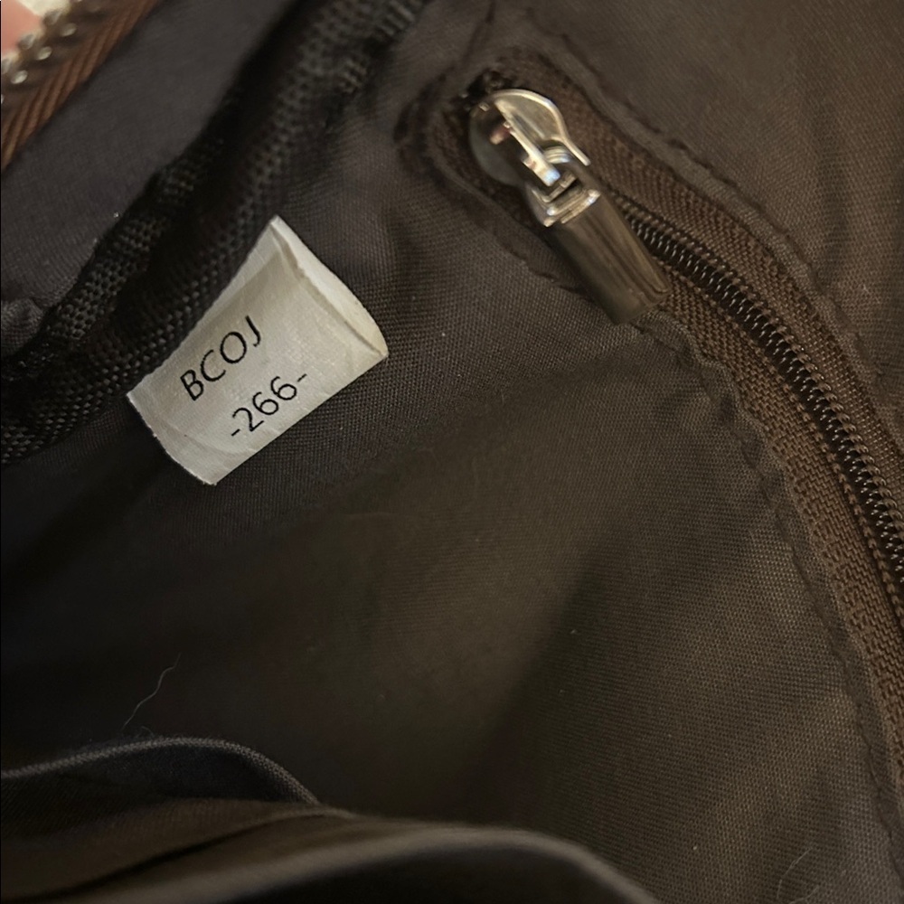CLUCI Small Sling Vegan Leather Crossbody - Picture 10 of 15